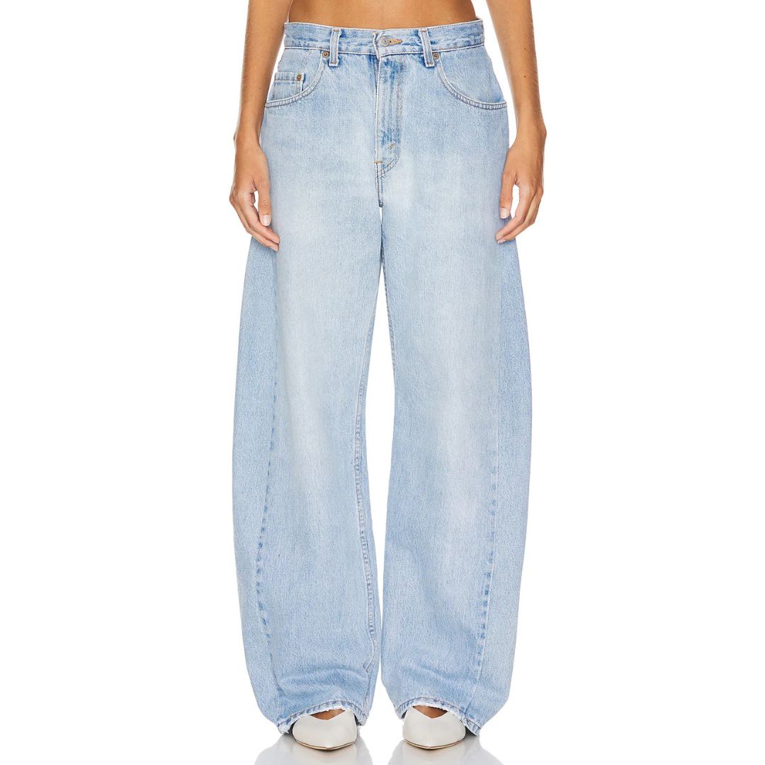 Barrel Jean in Light/Medium Wash