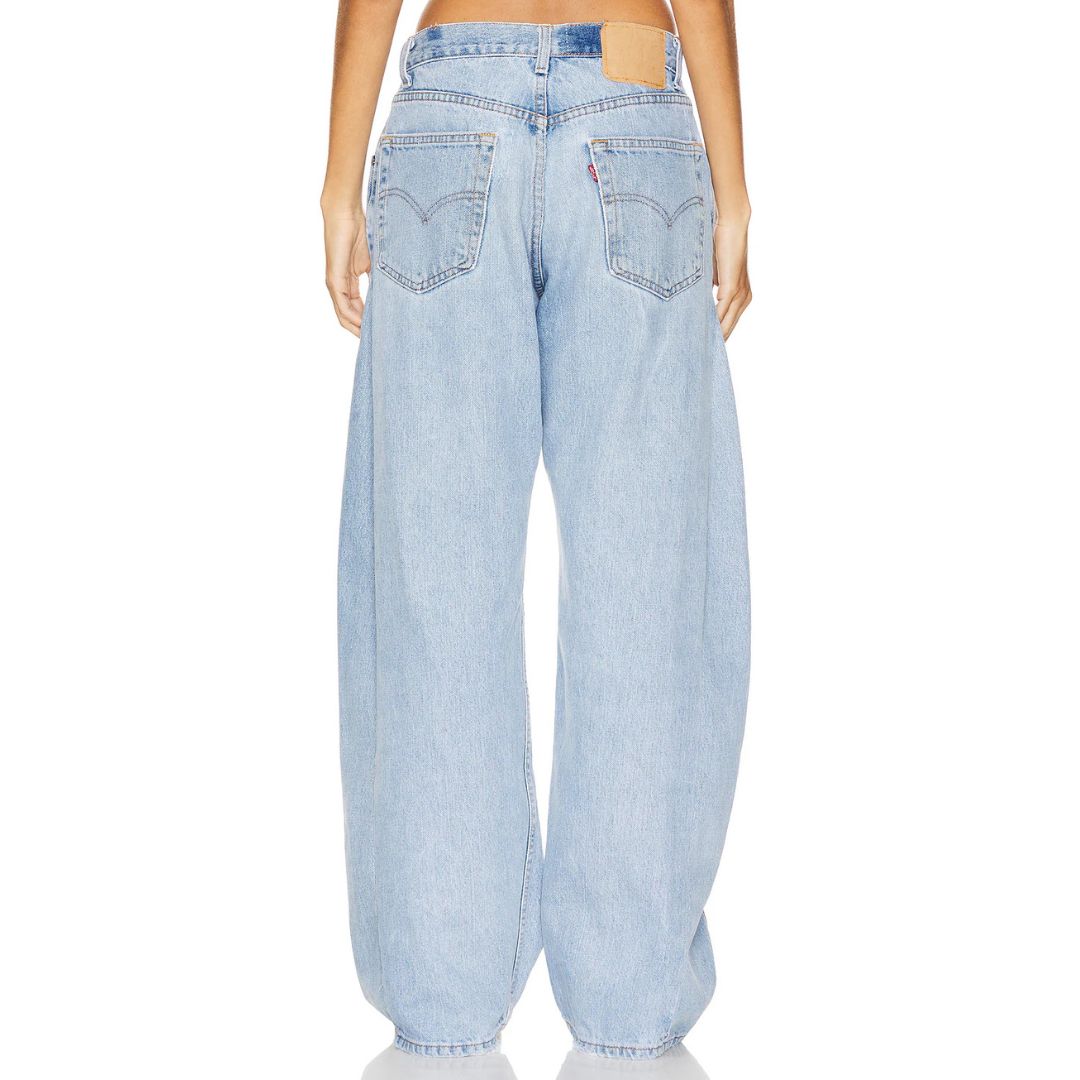 Barrel Jean in Light/Medium Wash