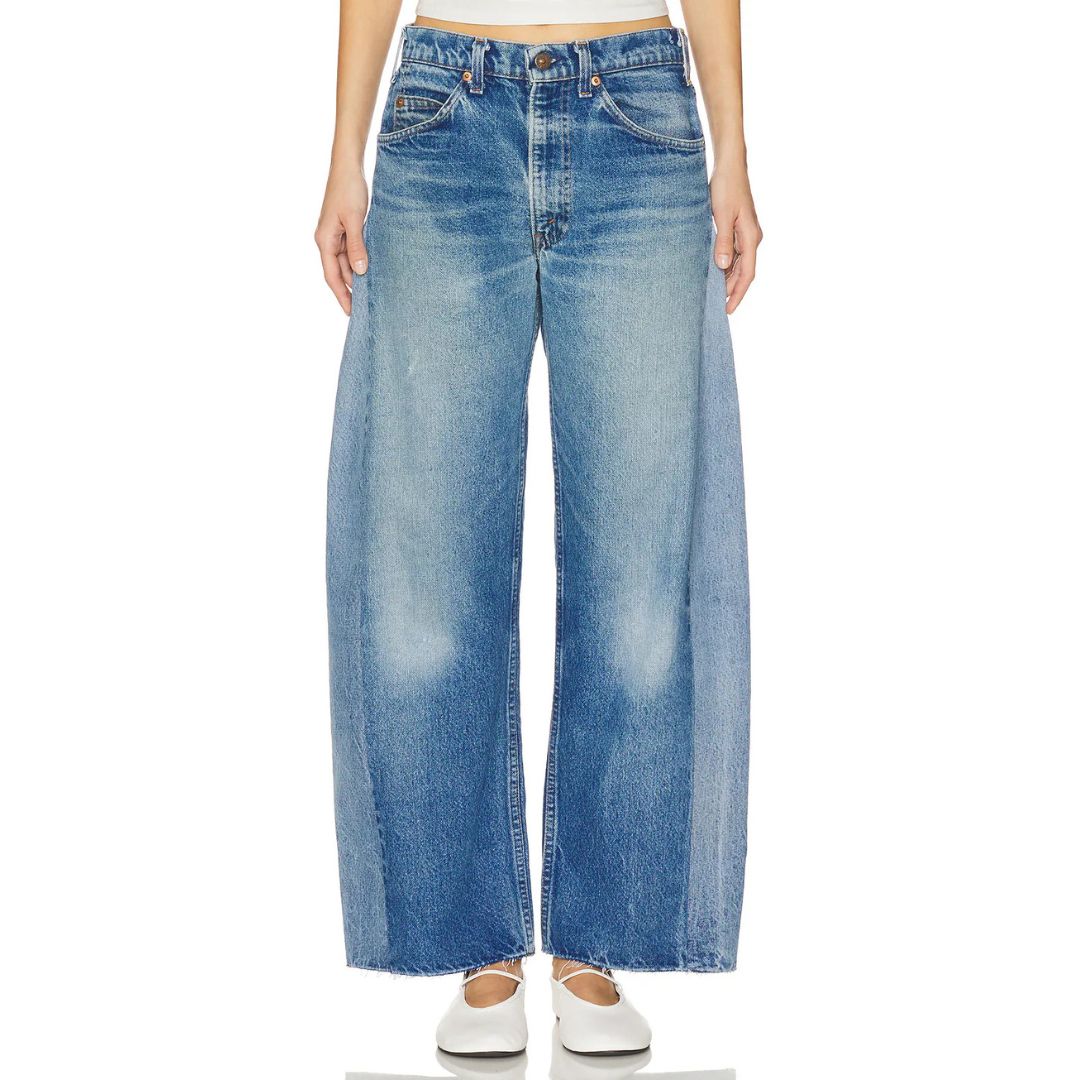 Barrel Jean in Medium/Dark Wash