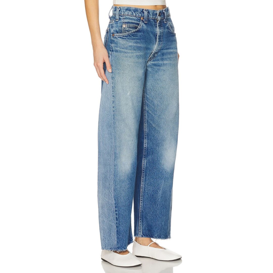 Barrel Jean in Medium/Dark Wash