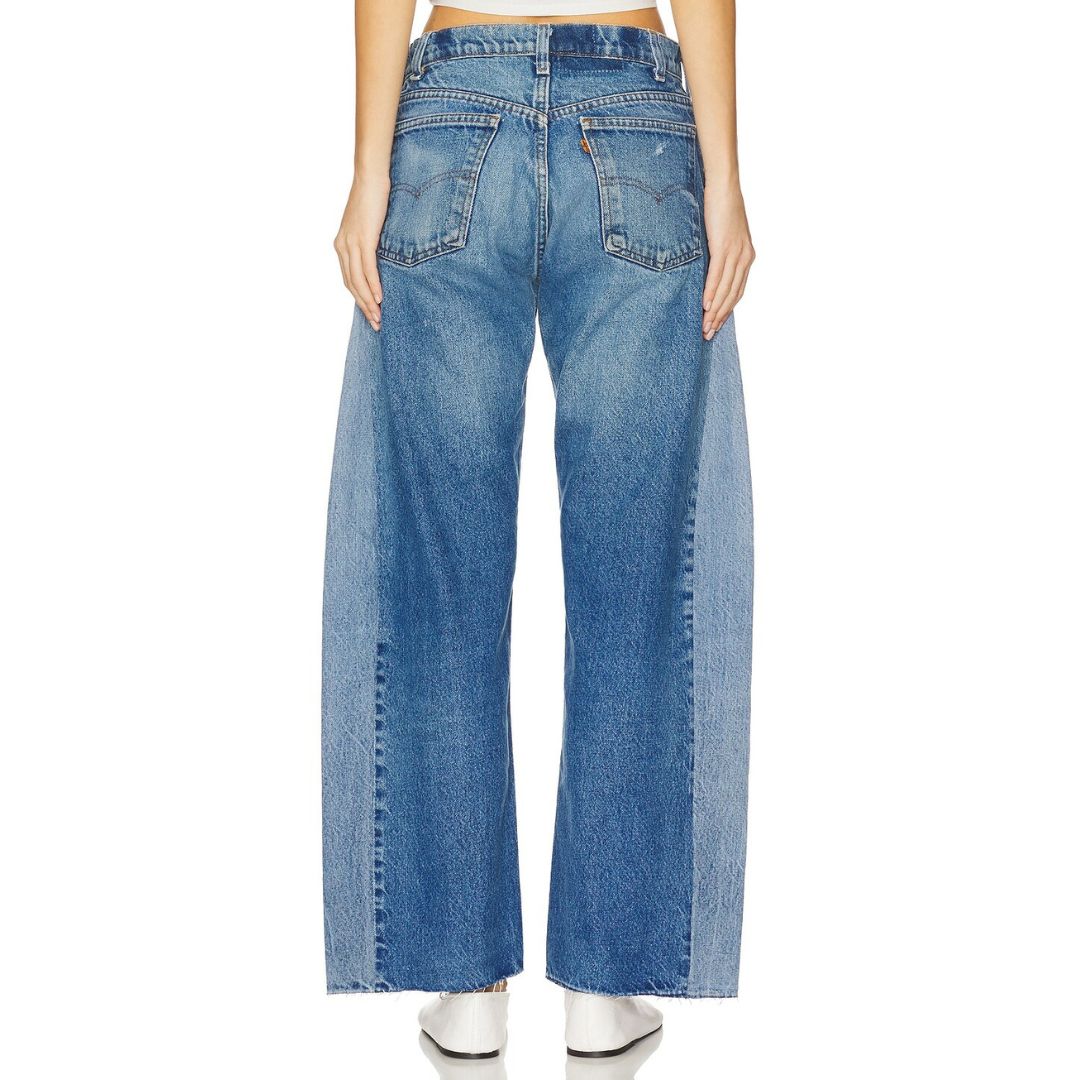 Barrel Jean in Medium/Dark Wash