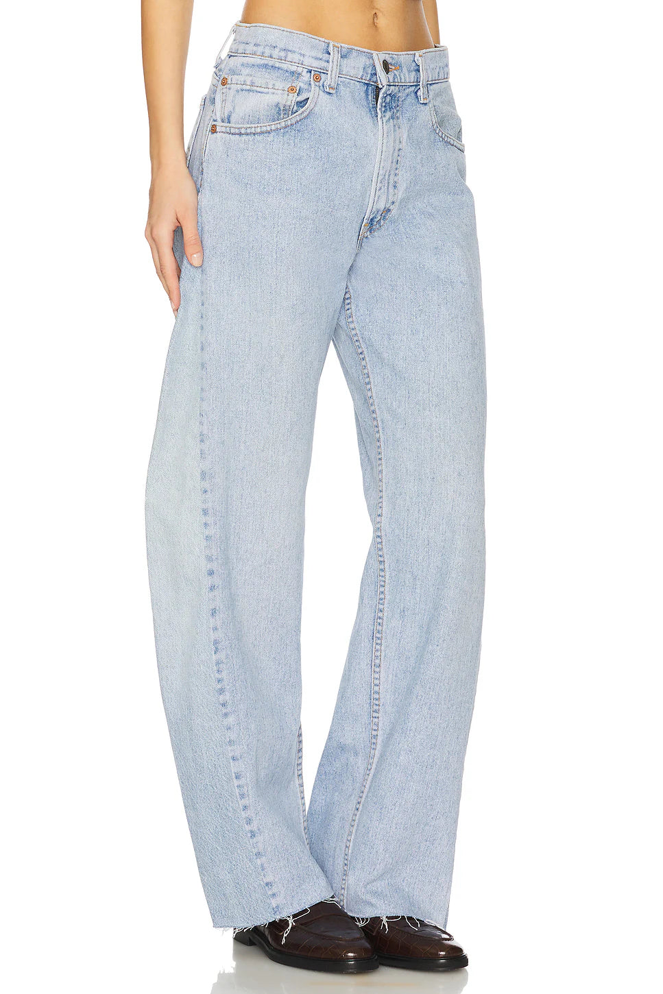 Raw Hem Barrel Jean in Light/Medium Wash