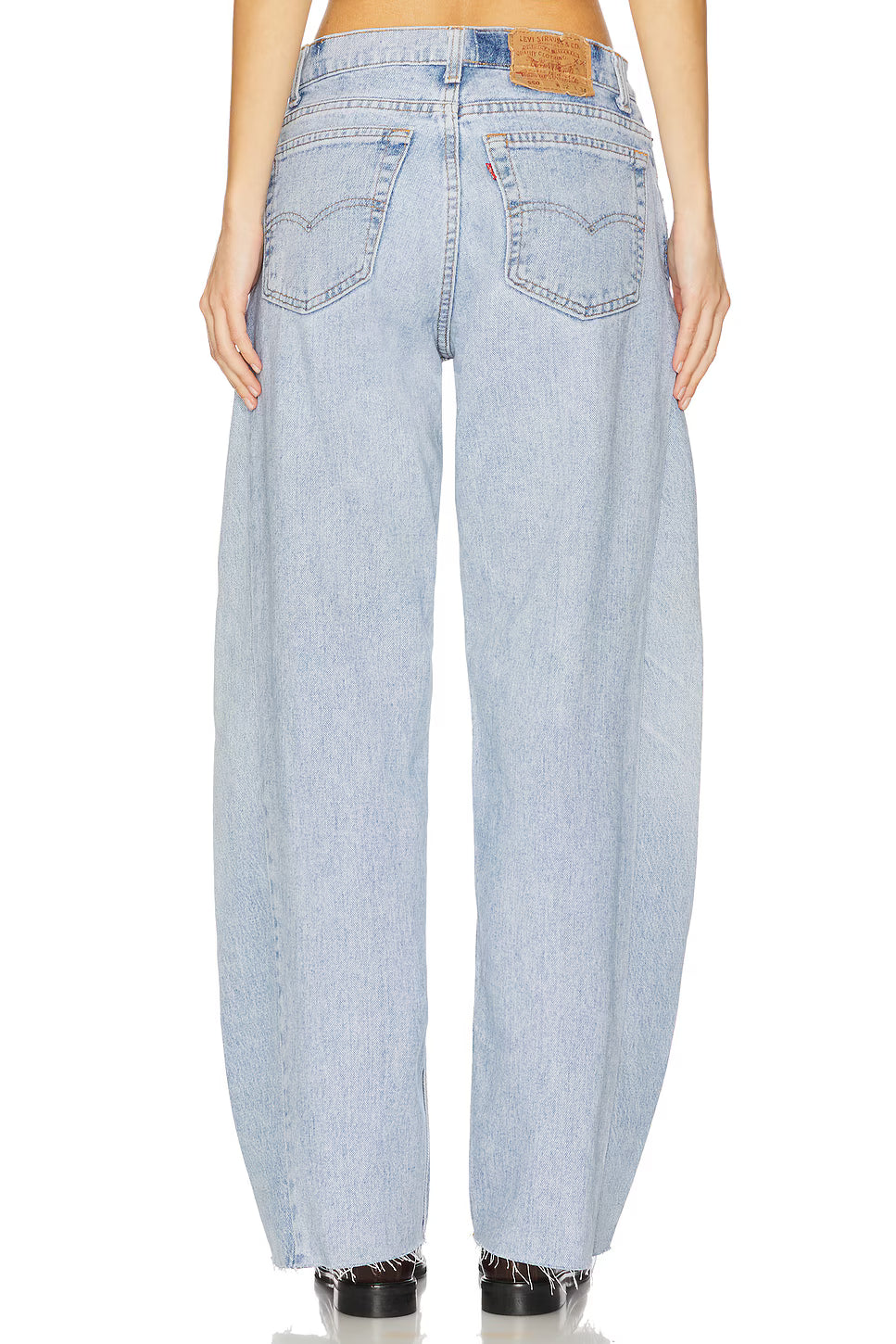 Raw Hem Barrel Jean in Light/Medium Wash