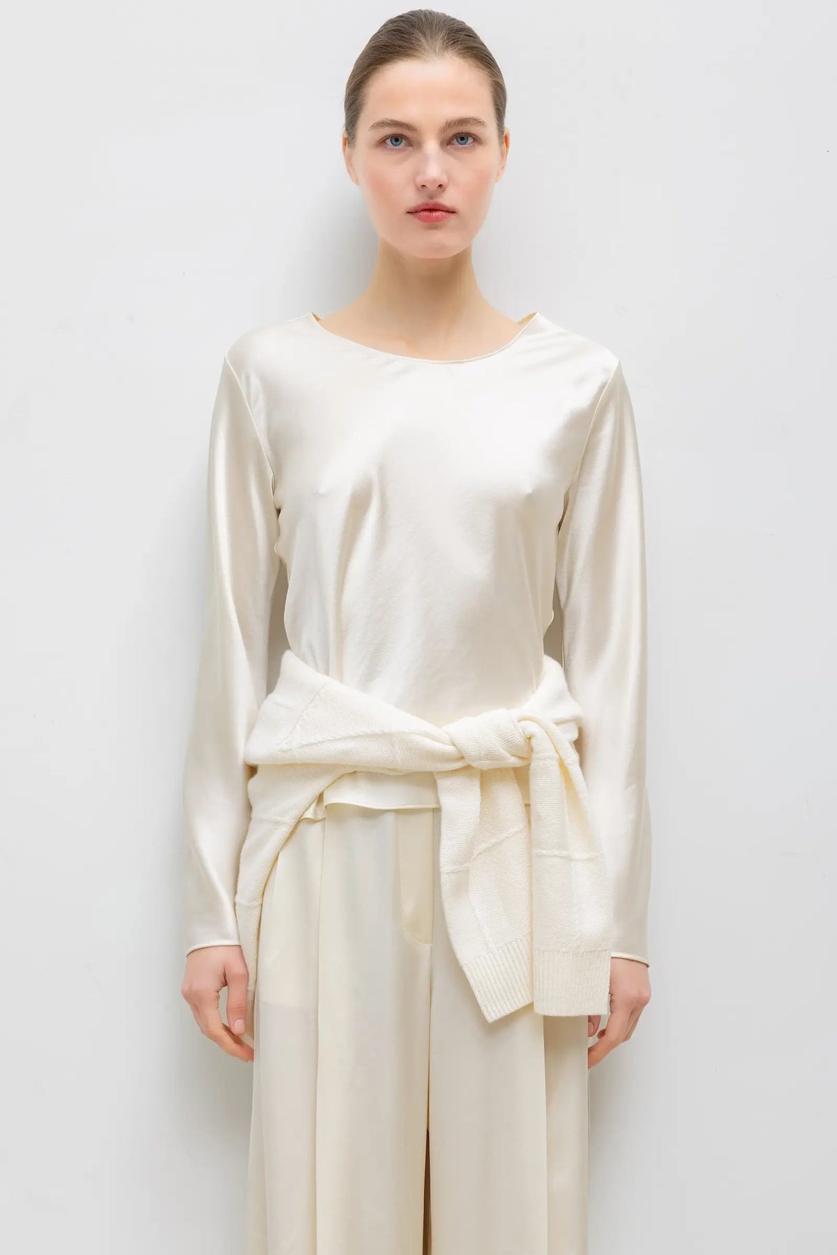 Barb Long Sleeve Crew in Creme