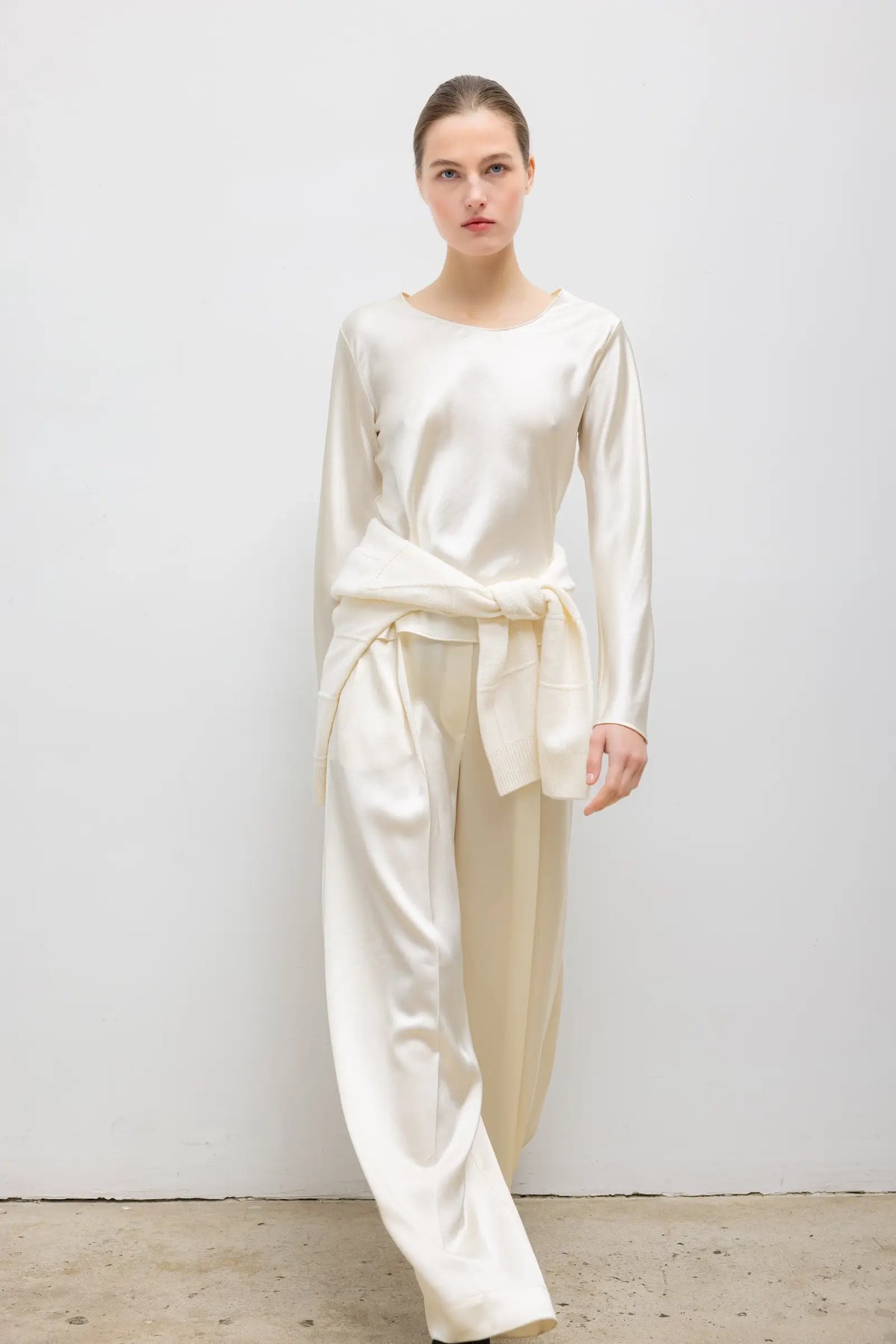 Barb Long Sleeve Crew in Creme