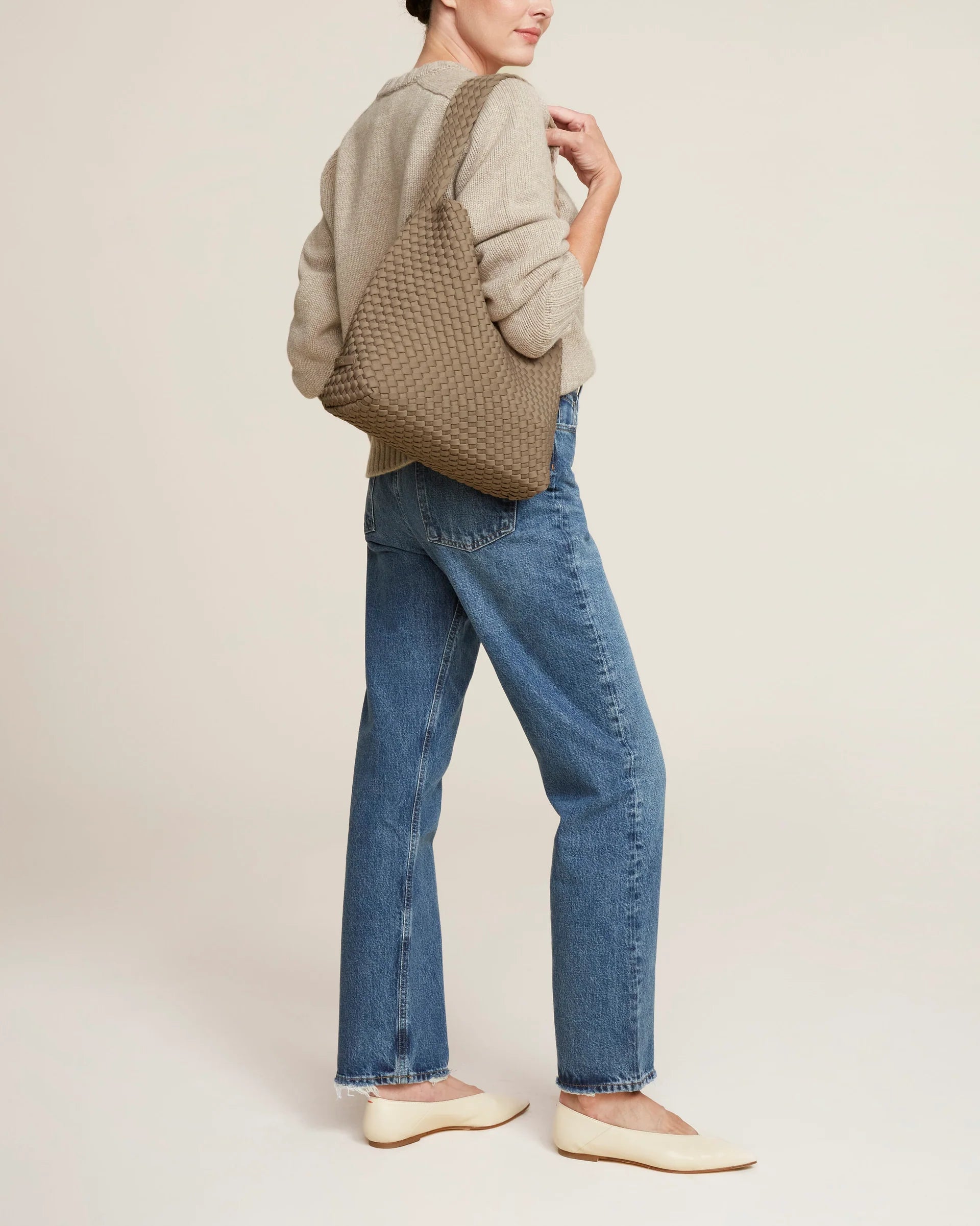 Nomad Medium Hobo in Cashmere
