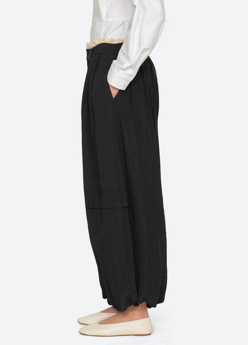Lisette Pant in Black