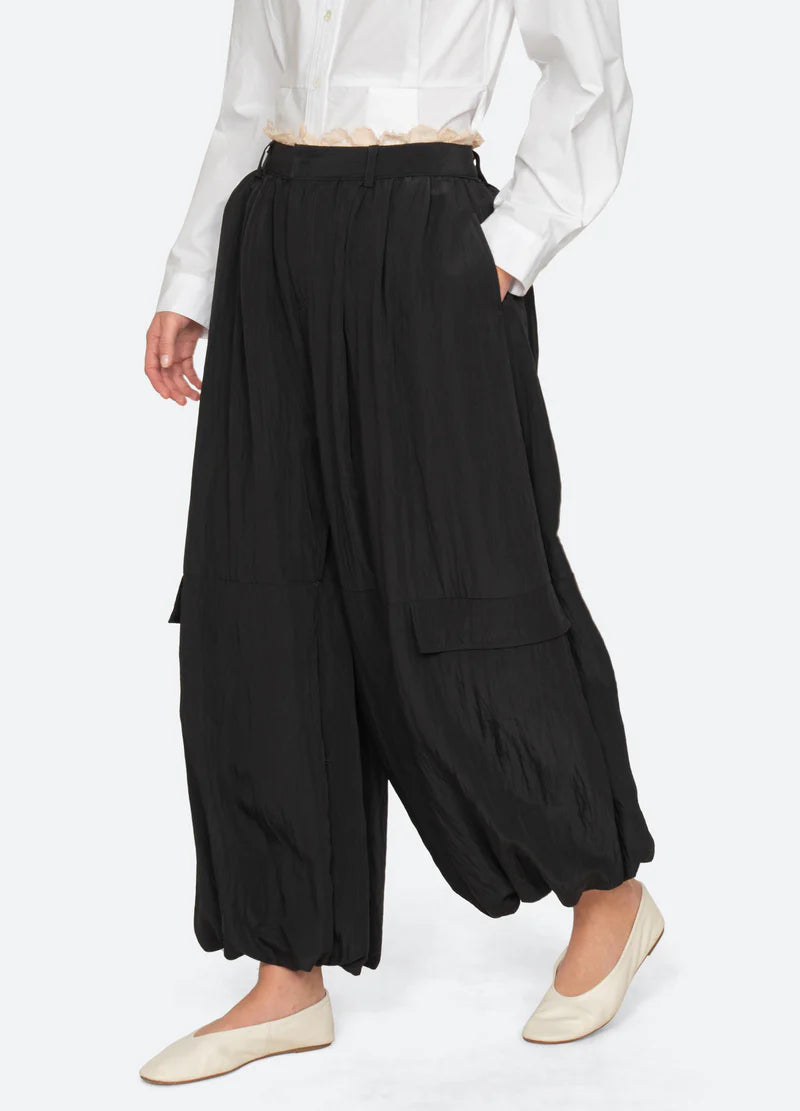 Lisette Pant in Black