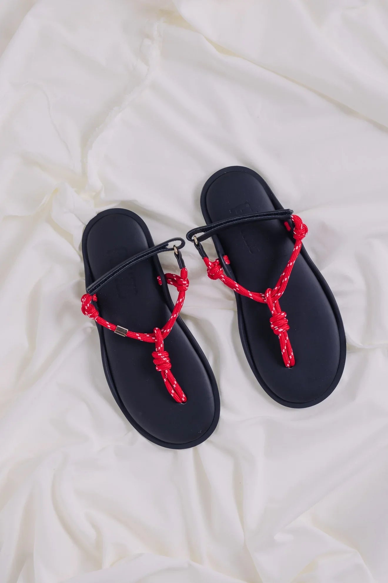 Fló Monocolor Rope Sandals in Red
